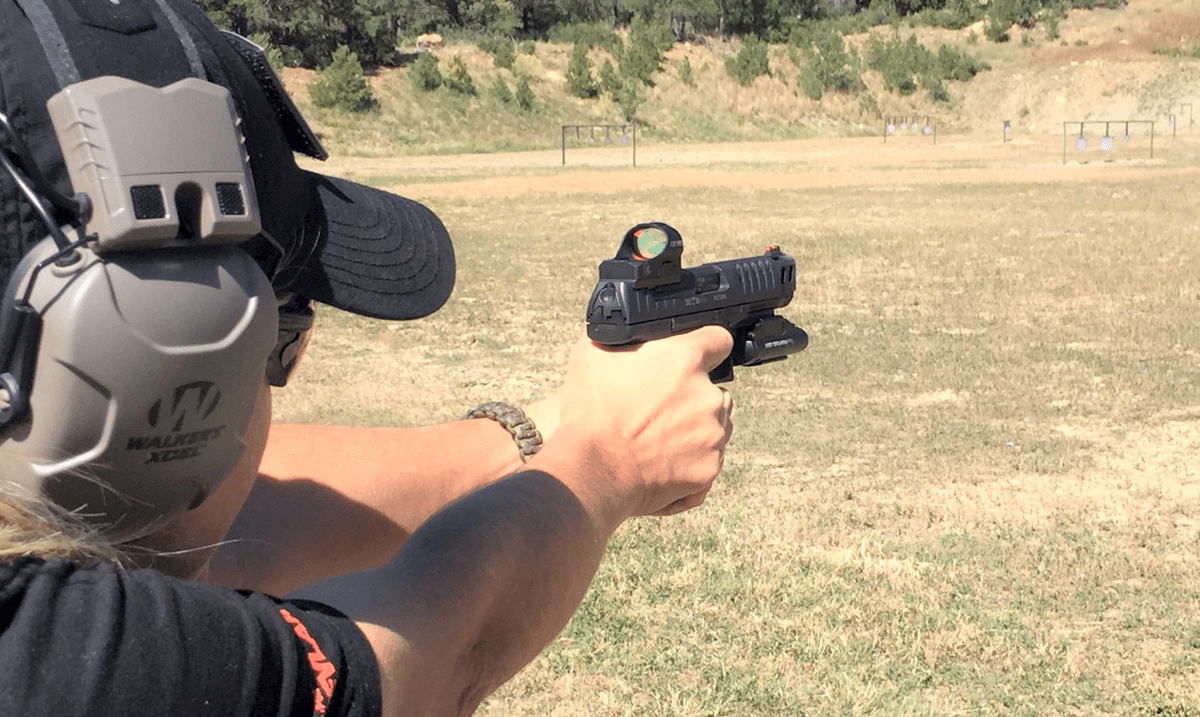 Traditional vs. Electronic Pistol Sights